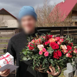 Ziedu piegāde uz Pīlēni pilsētu. Atskaite Nr. 5486