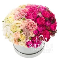 Ziedu pušķis stilīgajā cepuru kastē "Stella"