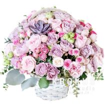 Grozs rozīgi-violētos toņos