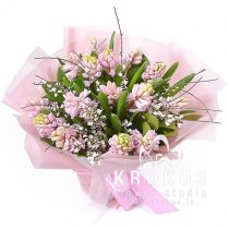 Bouquet of pink hiacintes