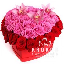 Sirds no rozēm un orhidejām