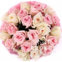 Peonveidīgais maigais rožu pušķis