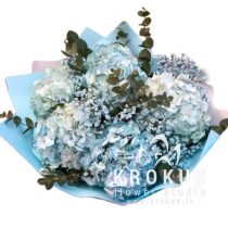 Zilo hortenziju -ģipsofilas pušķis