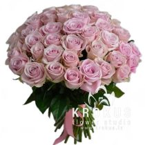 Rozā rožu pušķis