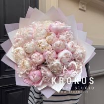 Bouquet of light peonys