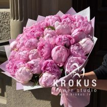 Bouquet of pink peonies