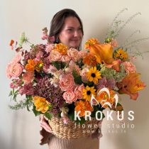 Basket with calla lilies