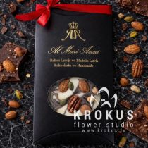 Beļğu tumšā un baltā šokolāde ar riekstiem un ķirbju sēklām